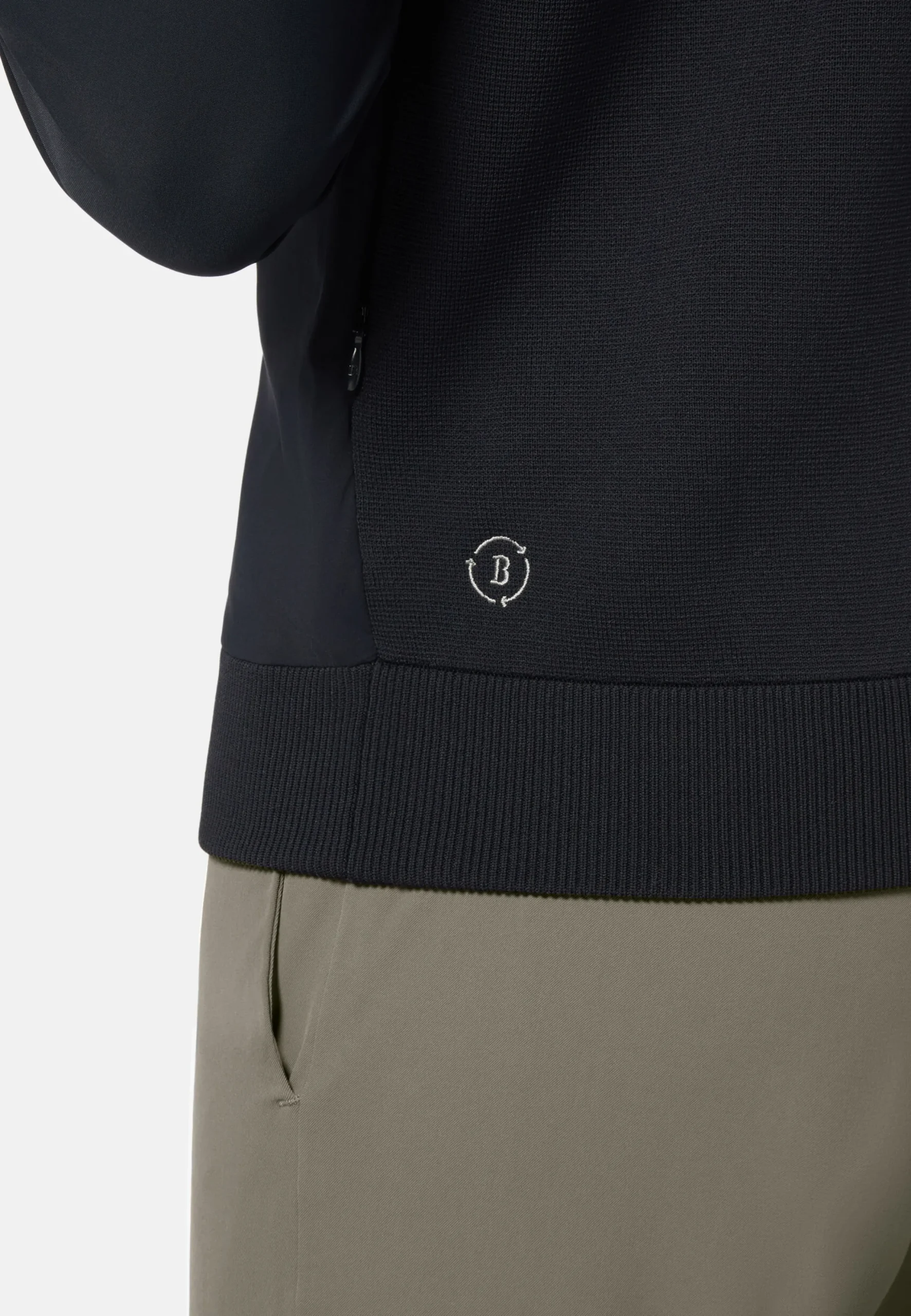 Gilet Nero In Maglia Riciclata E Jersey Tecnico